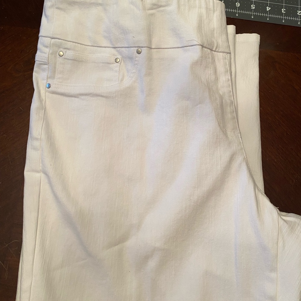 Ruby Rd. White Ankle Pants - Picture 3 of 4